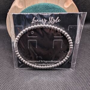 Luxury Style Stainless Steel Bangle Bracelet. New!